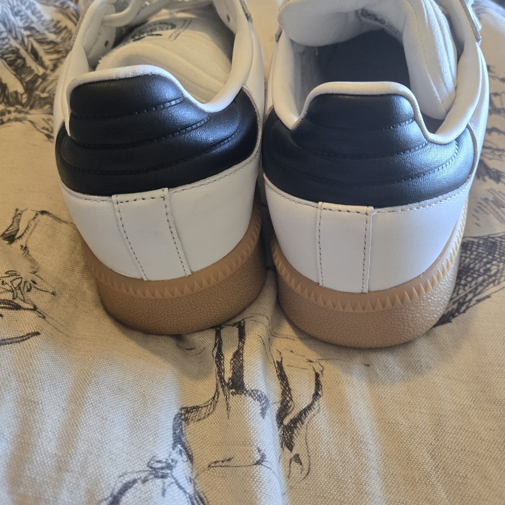 Adidas - Picture 3 of 5